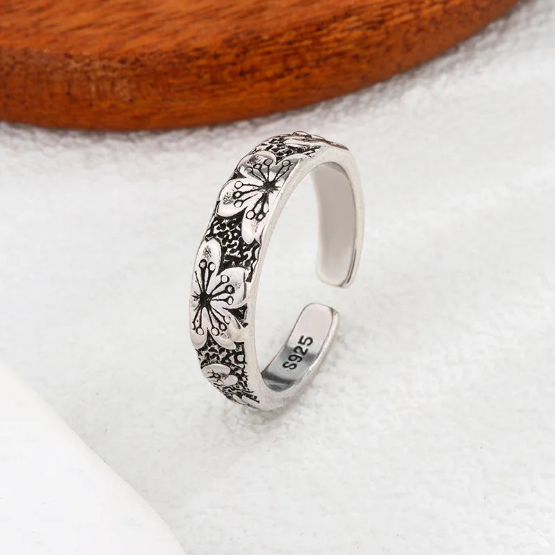 Carved 925 Sterling Silver adjustable Ring with Flower Motives